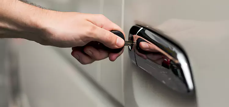 Why Choose Our Auto Locksmith Team in De Pere, WI?